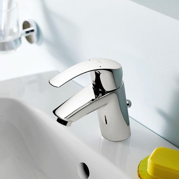 Смеситель для раковины с гигиенической лейкой Grohe Eurosmart, 23124002